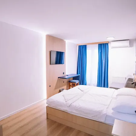 Bolero Biograd Na Moru